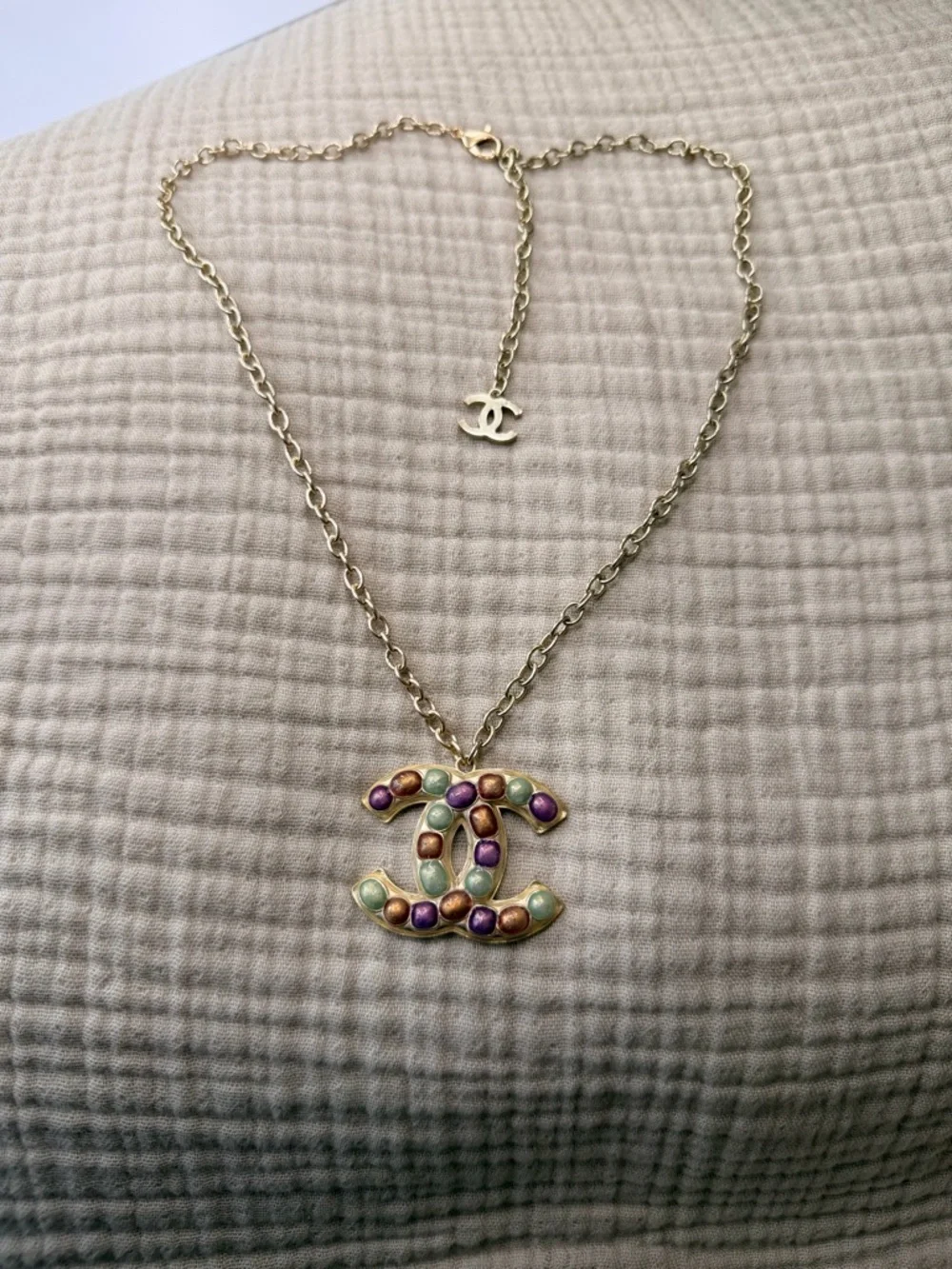 🤎CHANEL Gold-Tone CC Pendant Necklace with Mint, Purple & Bronze Accents✨ - Picture 11 of 11